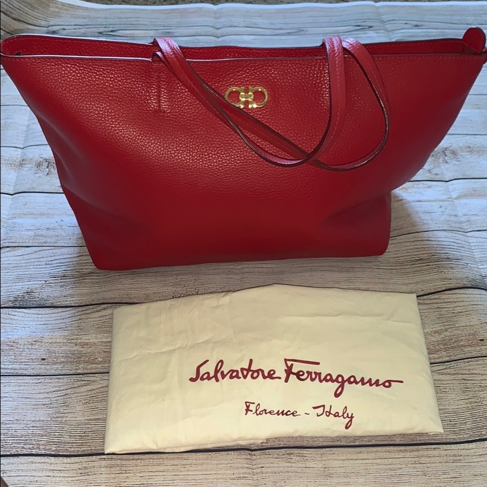 🛑 SOLD Salvatore Ferragamo Red Tote-Bice Large - Picture 2 of 8